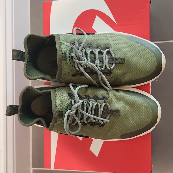 Nike Air Huarach - Picture 3 of 4